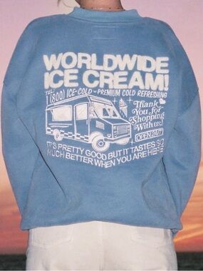 Vintage Style Worldwide Ice Cream Crewneck Sweatshirt Blue Graphic Cozy